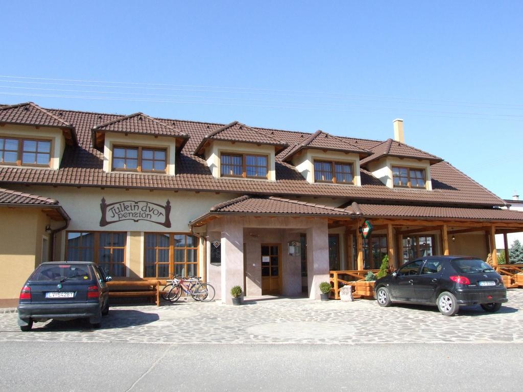 Penzion Julkin Dvor Krupina Exterior foto